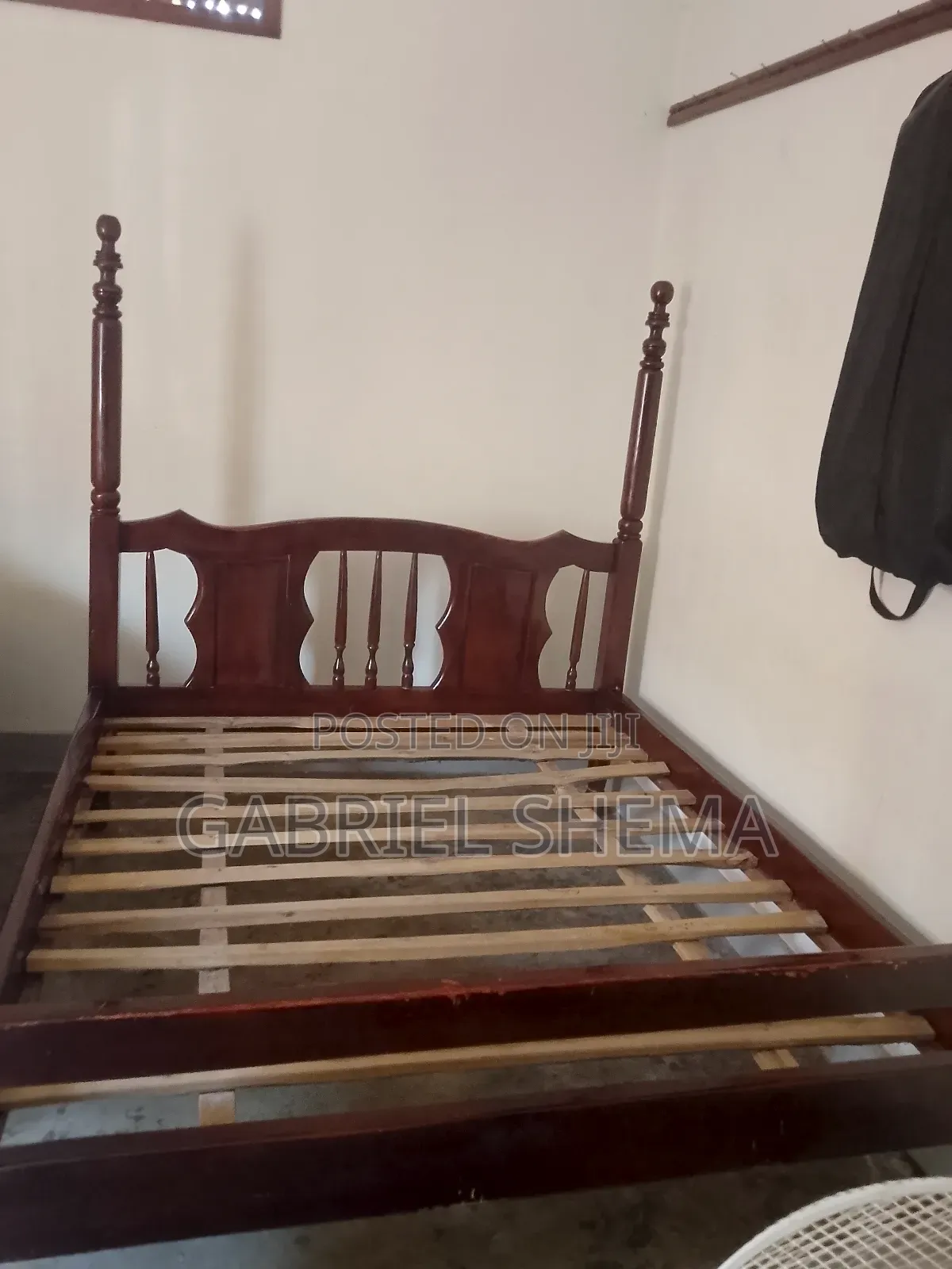Bed for Sale, 6 by 6 in Size , in Good Condition