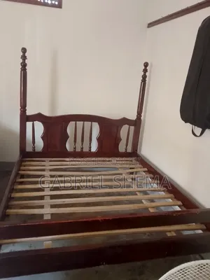 Bed for Sale, 6 by 6 in Size , in Good Condition