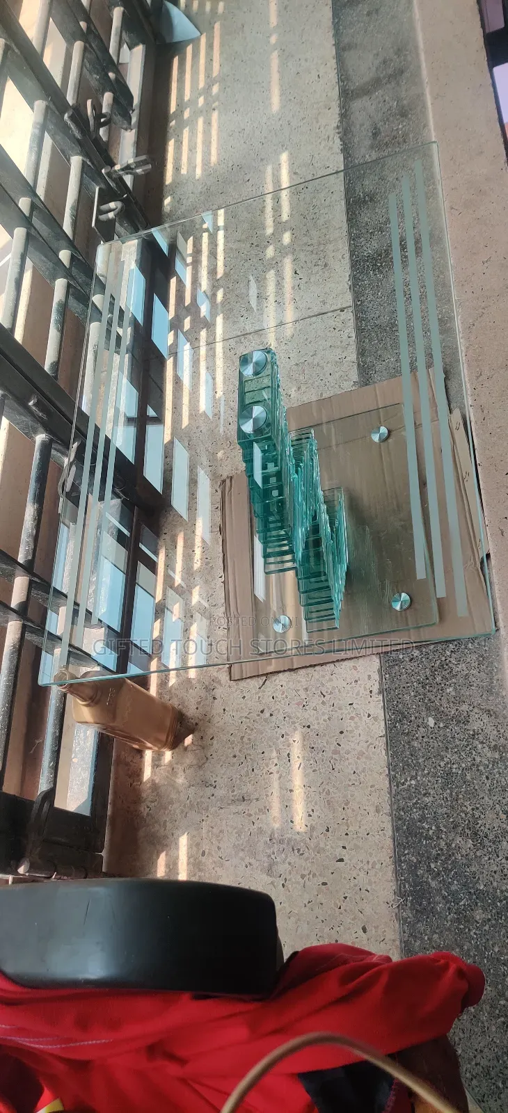 Single Stand Glass Table