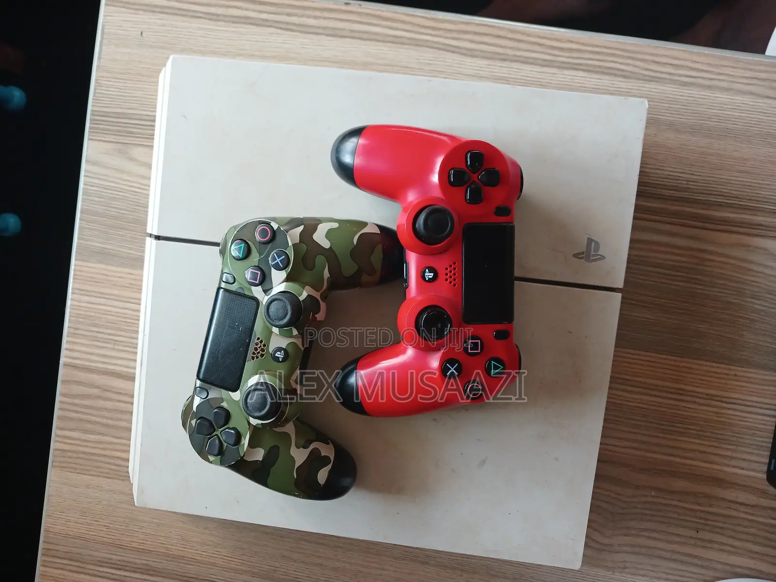 Chipped Ps4 Standard Glacier White + 2 Original Controllers