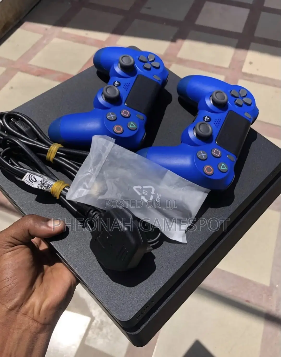 Ps4 Dynamic Set, Two Controllers, 13 Ready Games, Bright Motion.