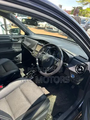 Toyota Corolla Fielder 1.5 Hybrid FWD 2017 Matt Black