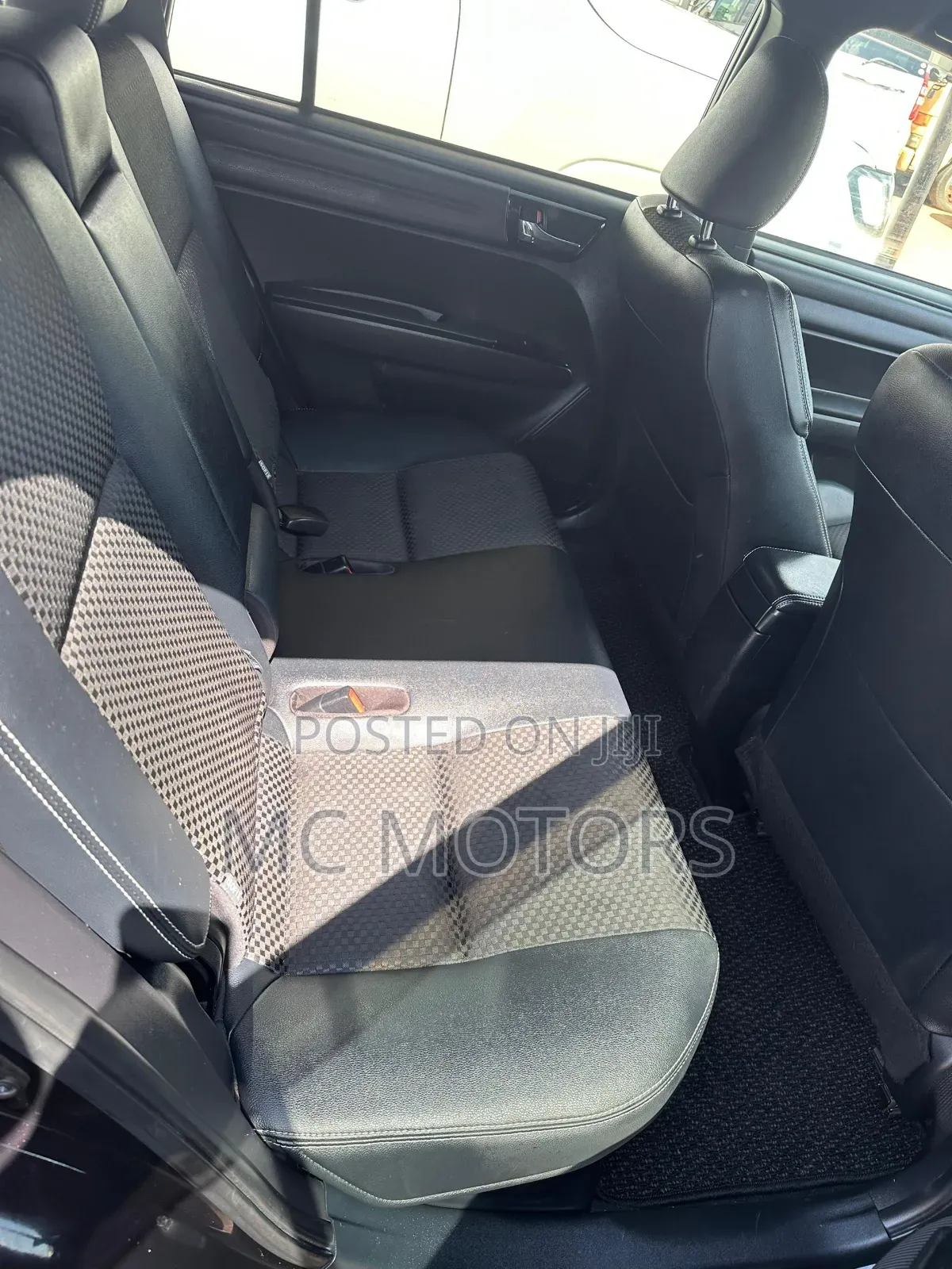 Toyota Corolla Fielder 1.5 Hybrid FWD 2017 Matt Black