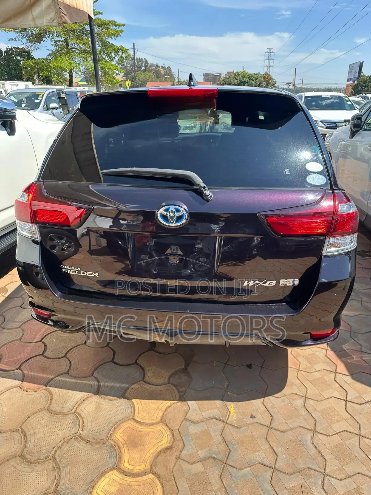 Toyota Corolla Fielder 1.5 Hybrid FWD 2017 Matt Black