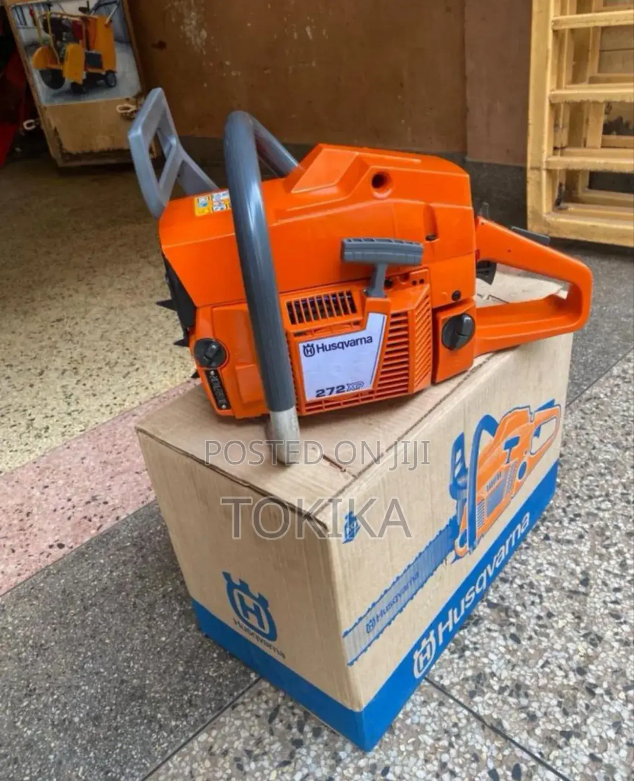 Powersaw Husqvarna 272 / Chainsaw