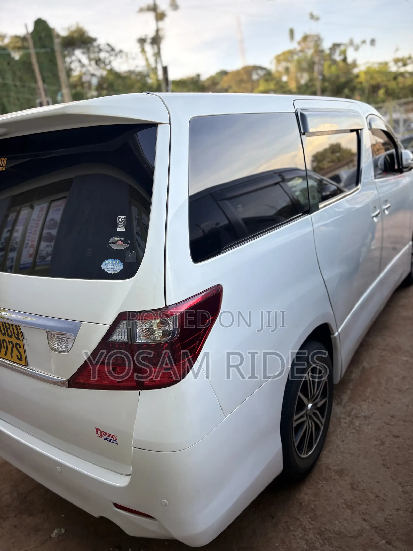 Toyota Alphard 2.4 Petrol FWD 2010 White