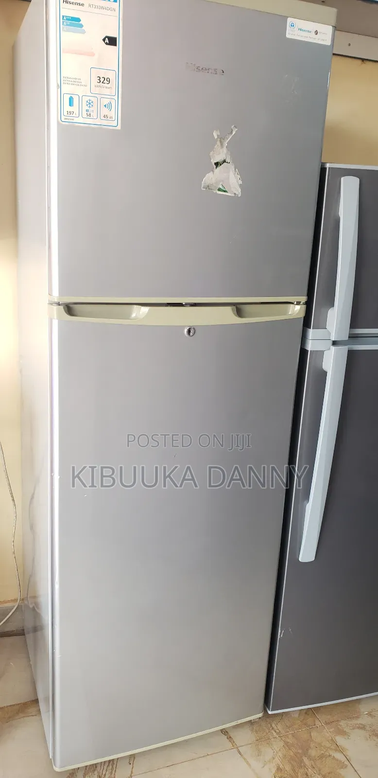 Hisence 270l Fridge and Freezer Frost Free