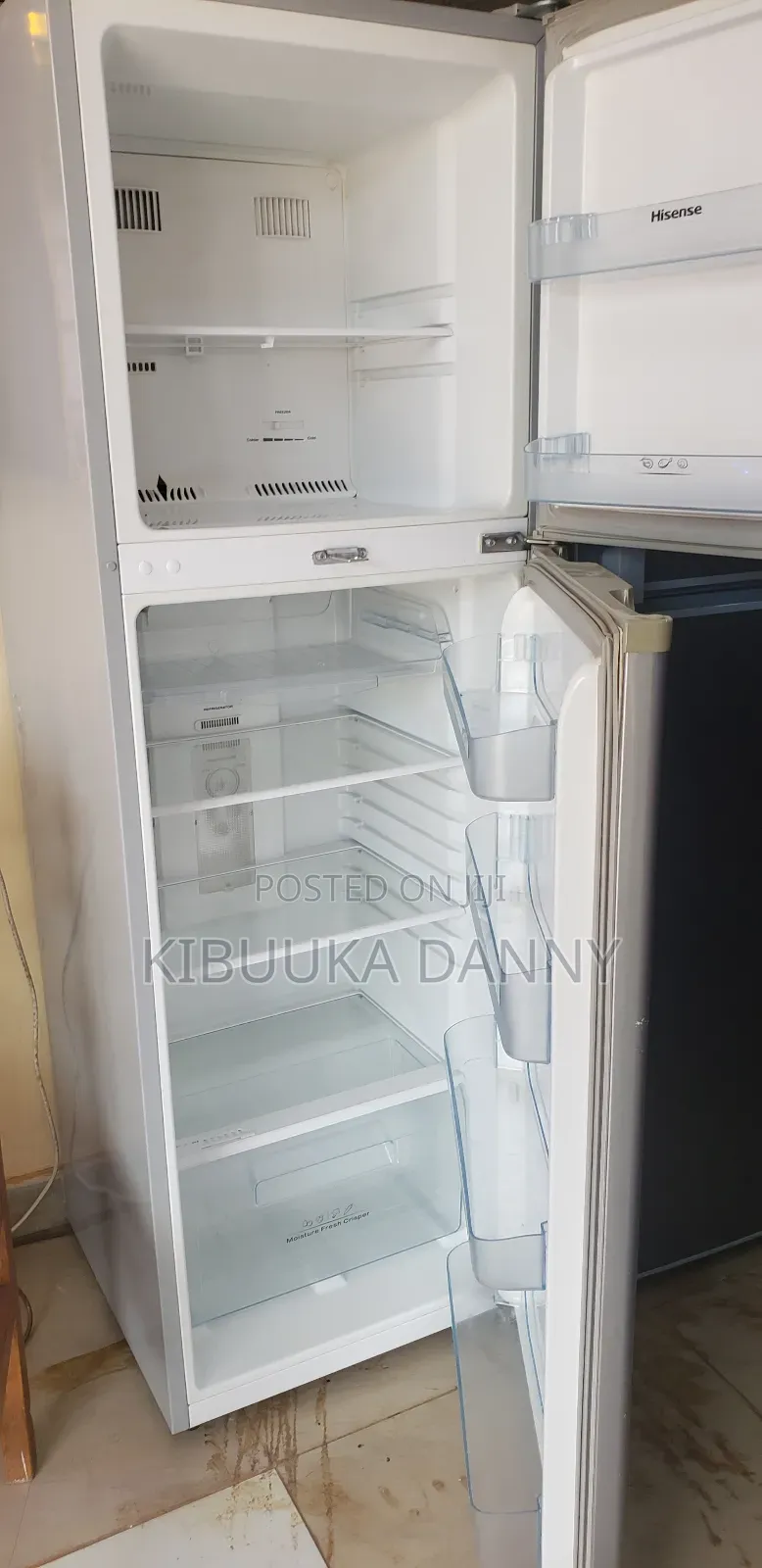 Hisence 270l Fridge and Freezer Frost Free