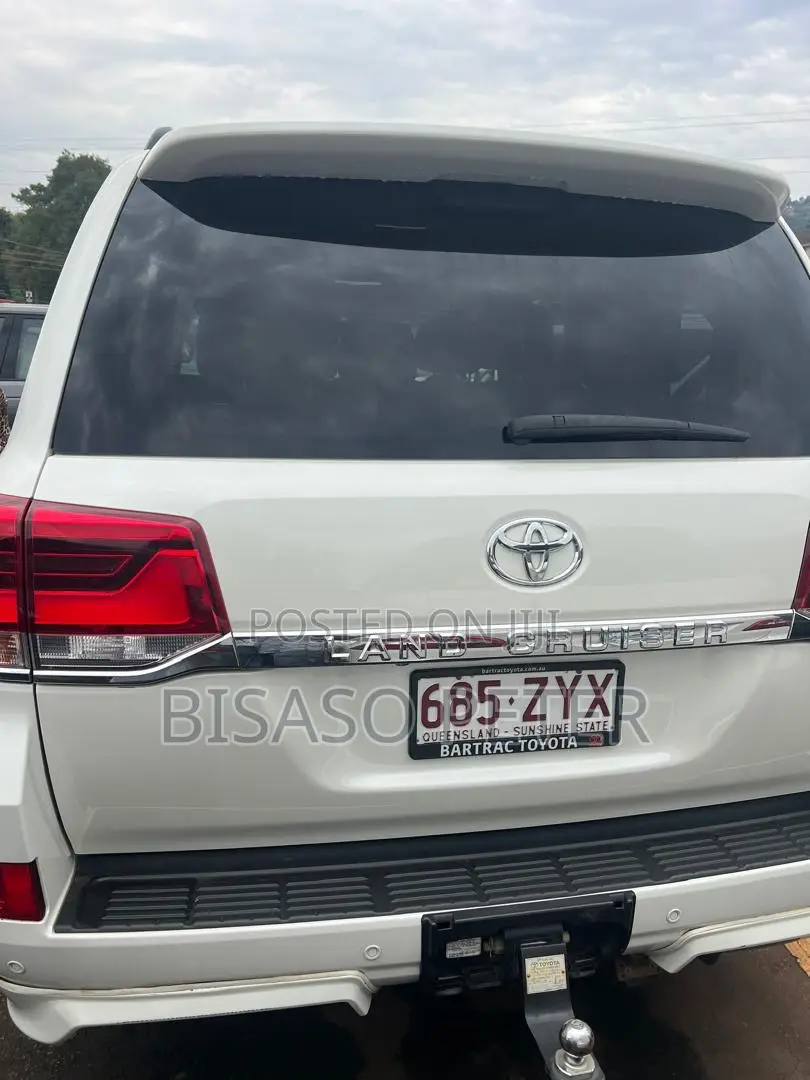 Toyota Land Cruiser 4.5 V8 TD 2020 White