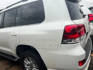 Toyota Land Cruiser 4.5 V8 TD 2020 White