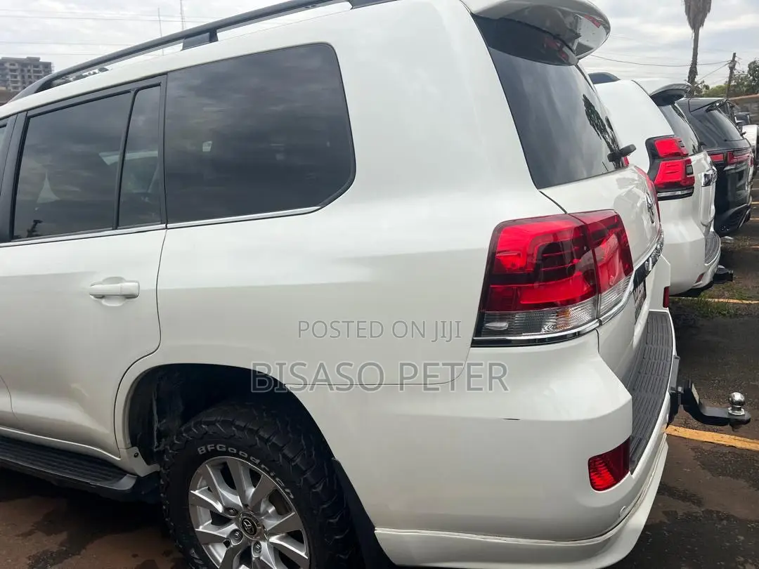 Toyota Land Cruiser 4.5 V8 TD 2020 White