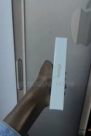 New Apple iPhone 11 128 GB Yellow