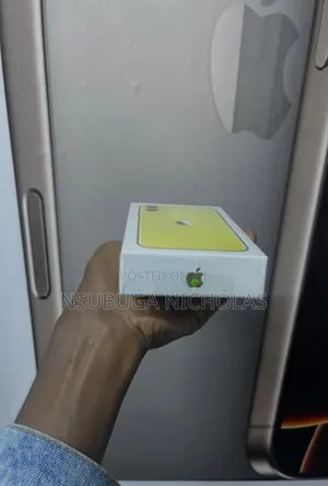 New Apple iPhone 11 128 GB Yellow