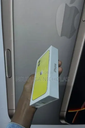 New Apple iPhone 11 128 GB Yellow