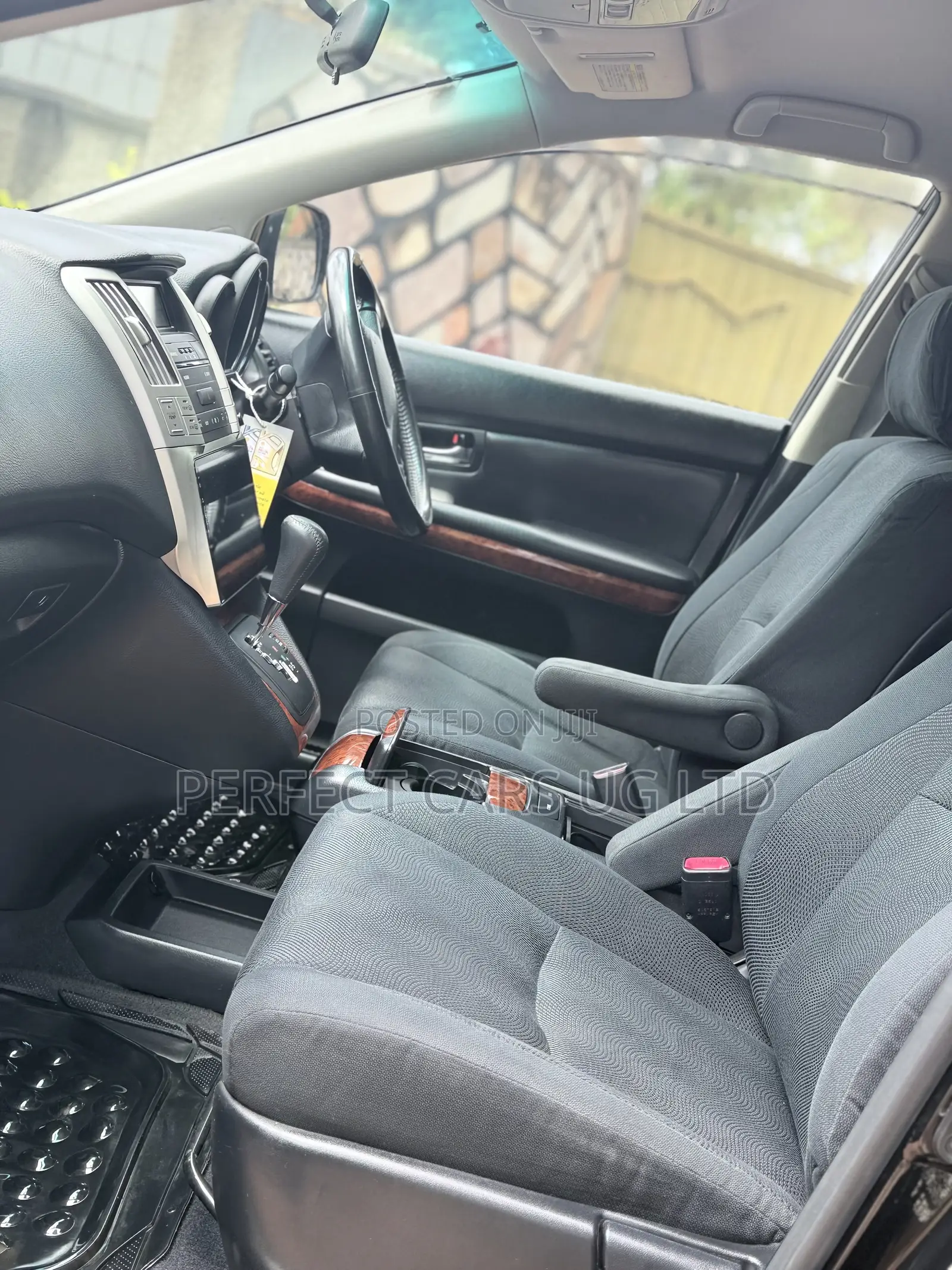 Toyota Harrier 2.4 2010 Black