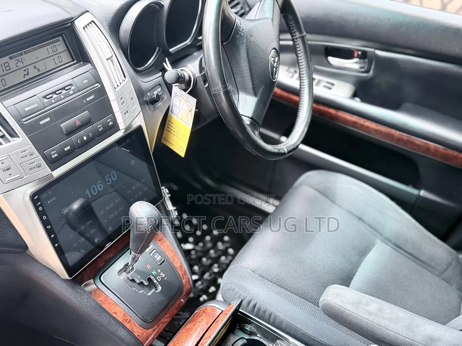 Toyota Harrier 2.4 2010 Black