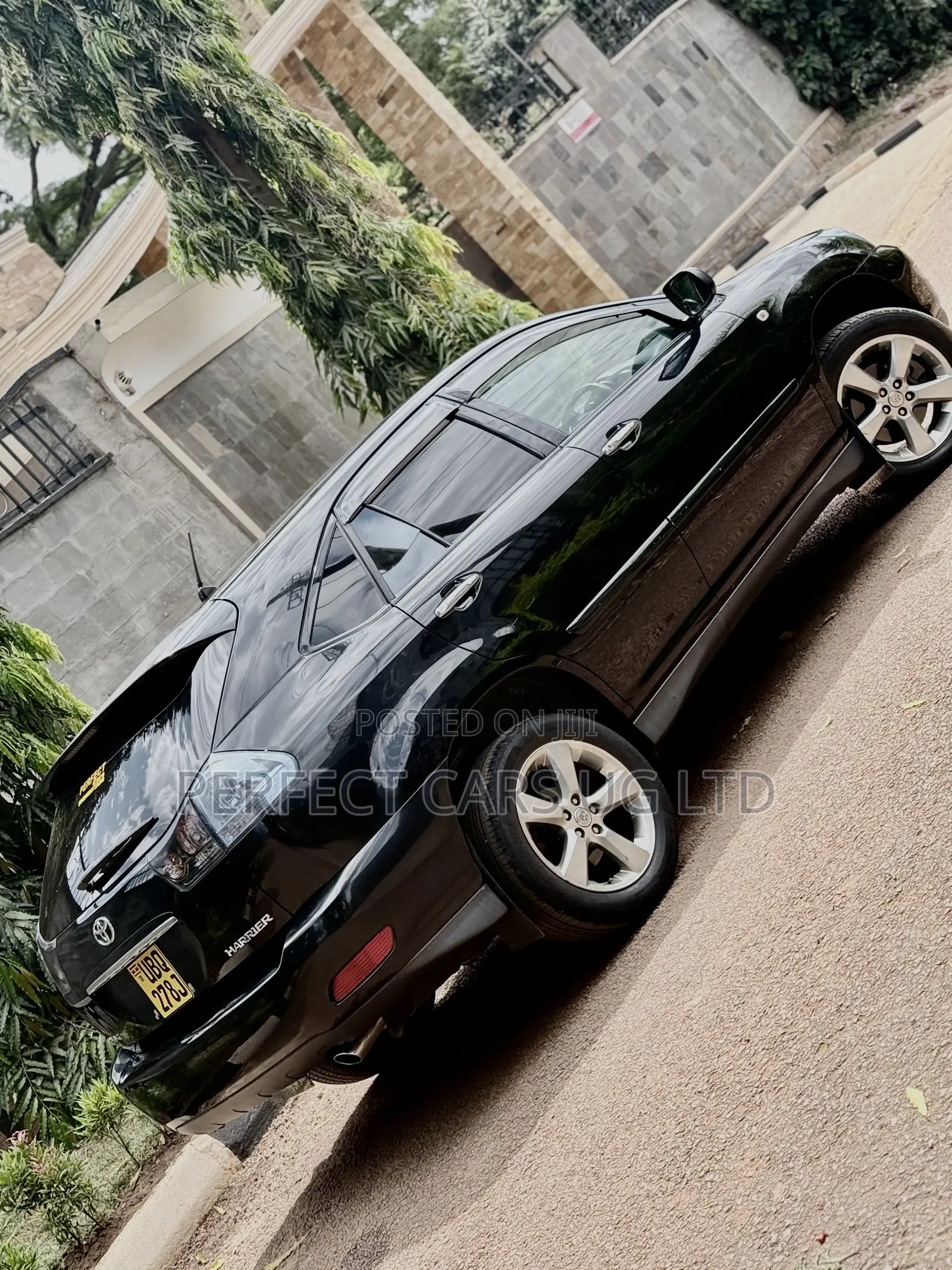 Toyota Harrier 2.4 2010 Black