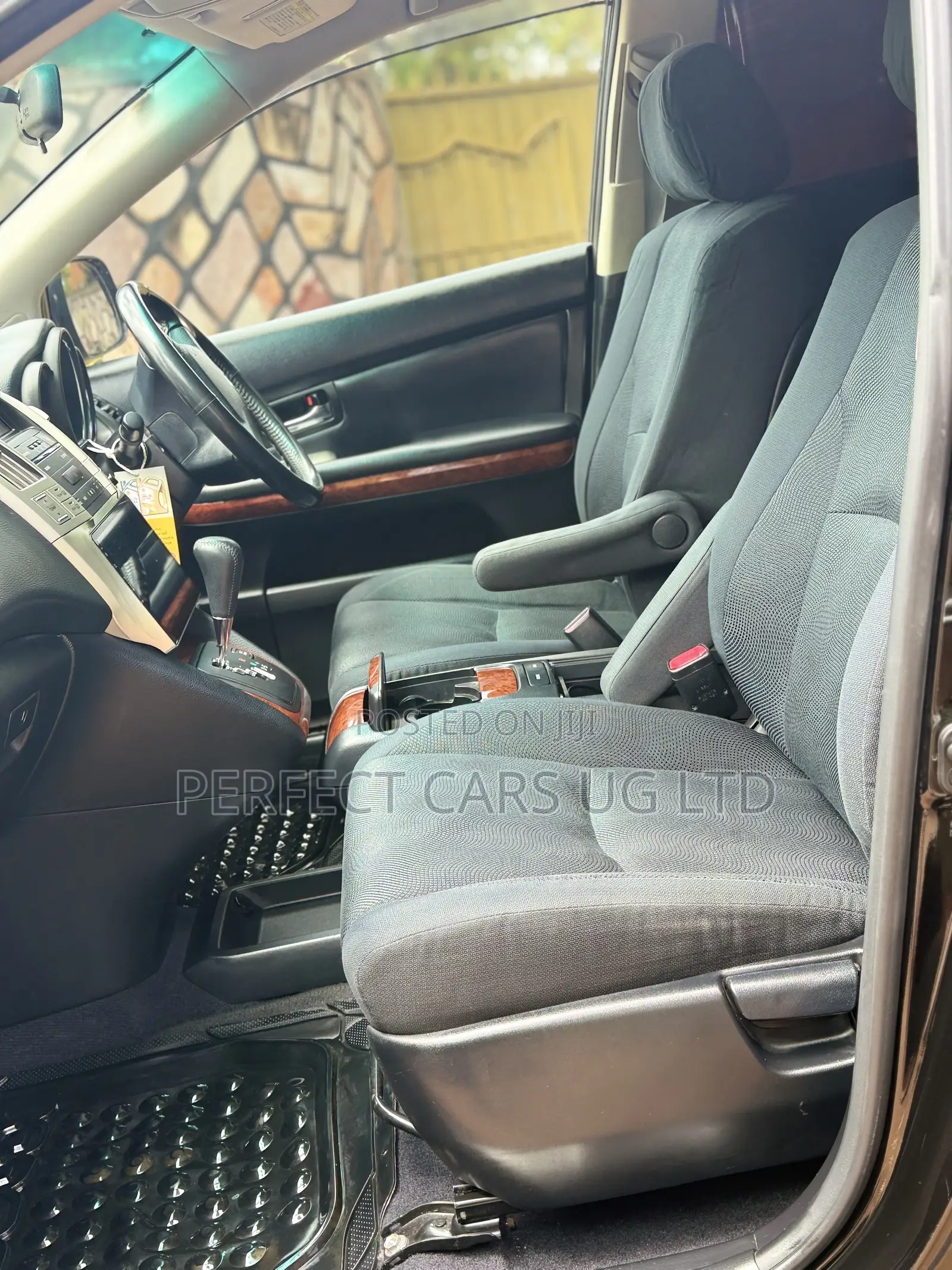 Toyota Harrier 2.4 2010 Black