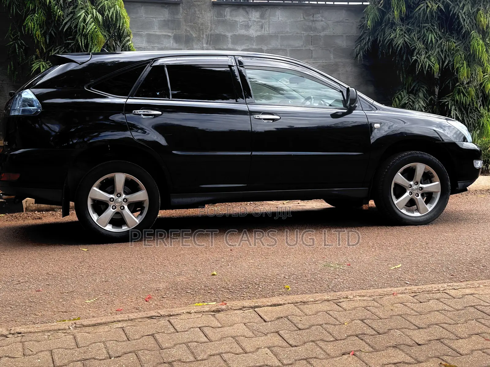Toyota Harrier 2.4 2010 Black