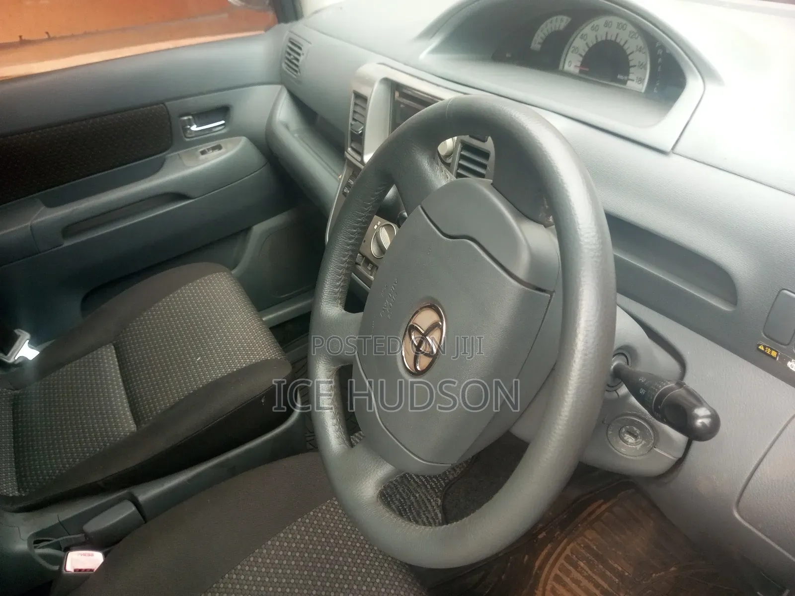 Toyota Raum 2010 Silver