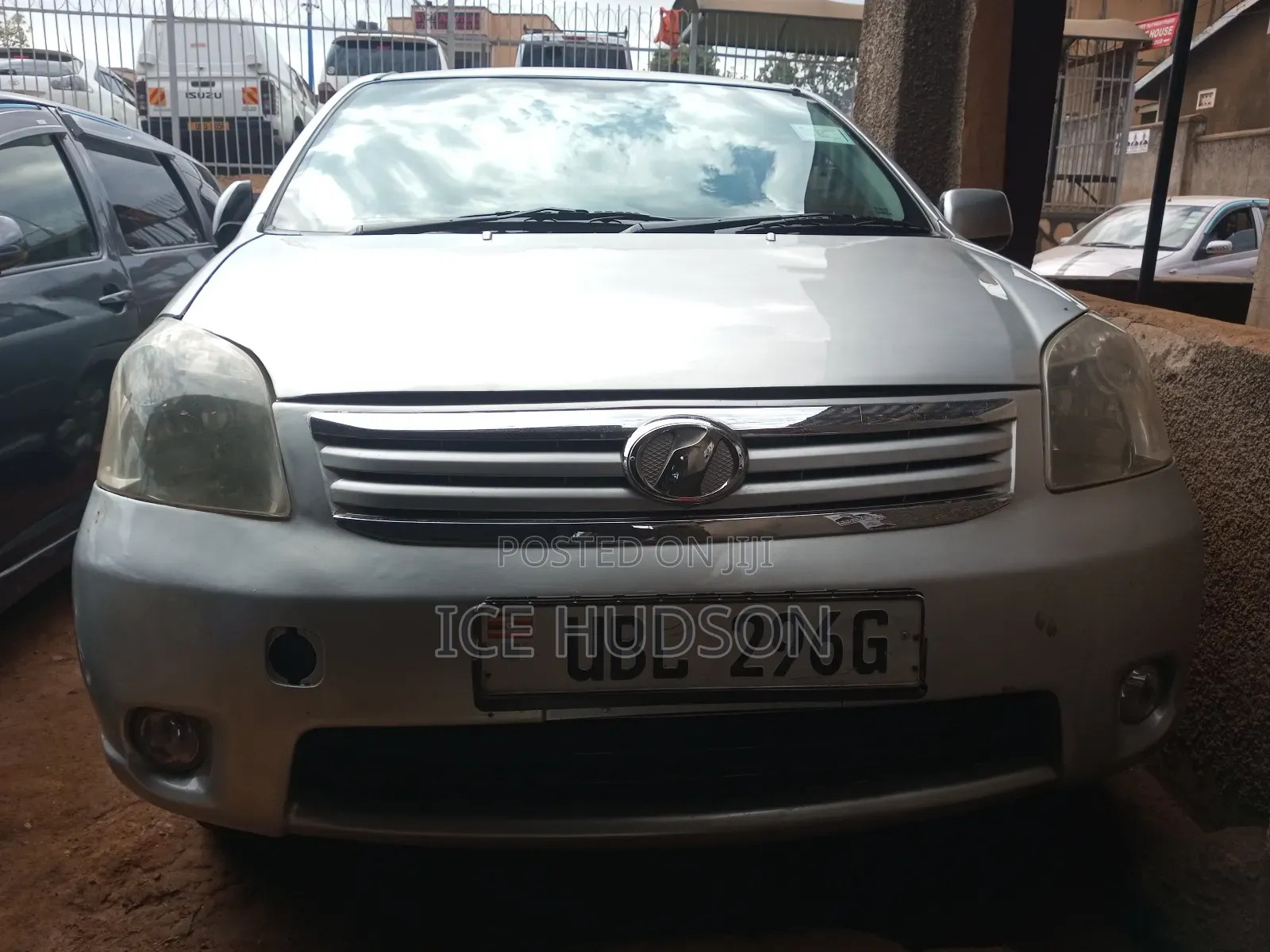 Toyota Raum 2010 Silver
