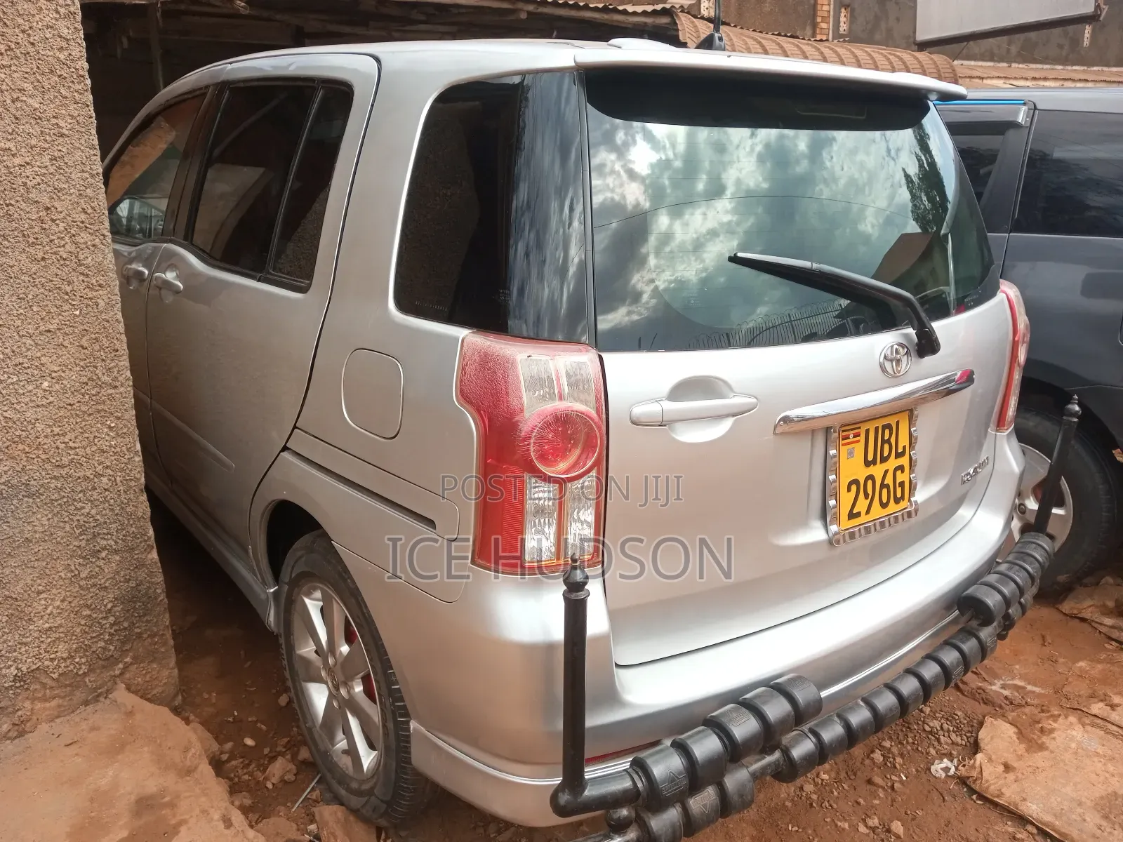 Toyota Raum 2010 Silver