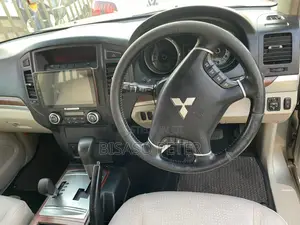 Mitsubishi Pajero 3.0 2011 Silver