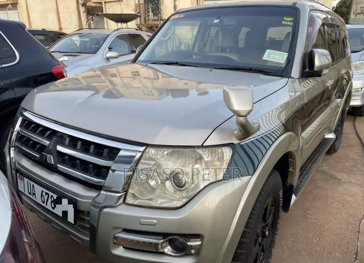 Mitsubishi Pajero 3.0 2011 Silver
