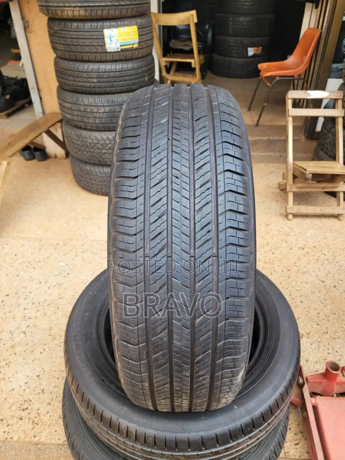 255/60r19 Good Condition Tyres for Benz, Land Cruiser.