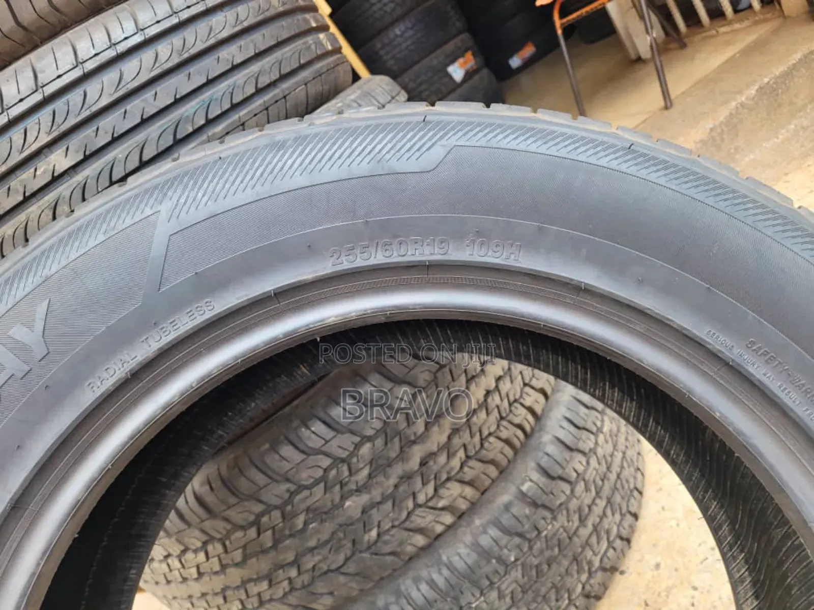 255/60r19 Good Condition Tyres for Benz, Land Cruiser.