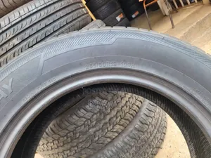 255/60r19 Good Condition Tyres for Benz, Land Cruiser.