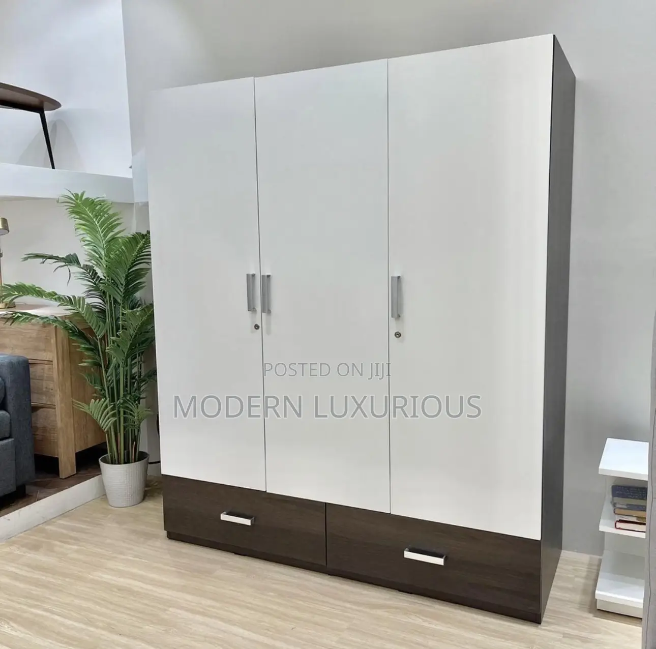 /Wardrobe /in Furniture/ Uganda Wardrobe / Free Delivery Thanks