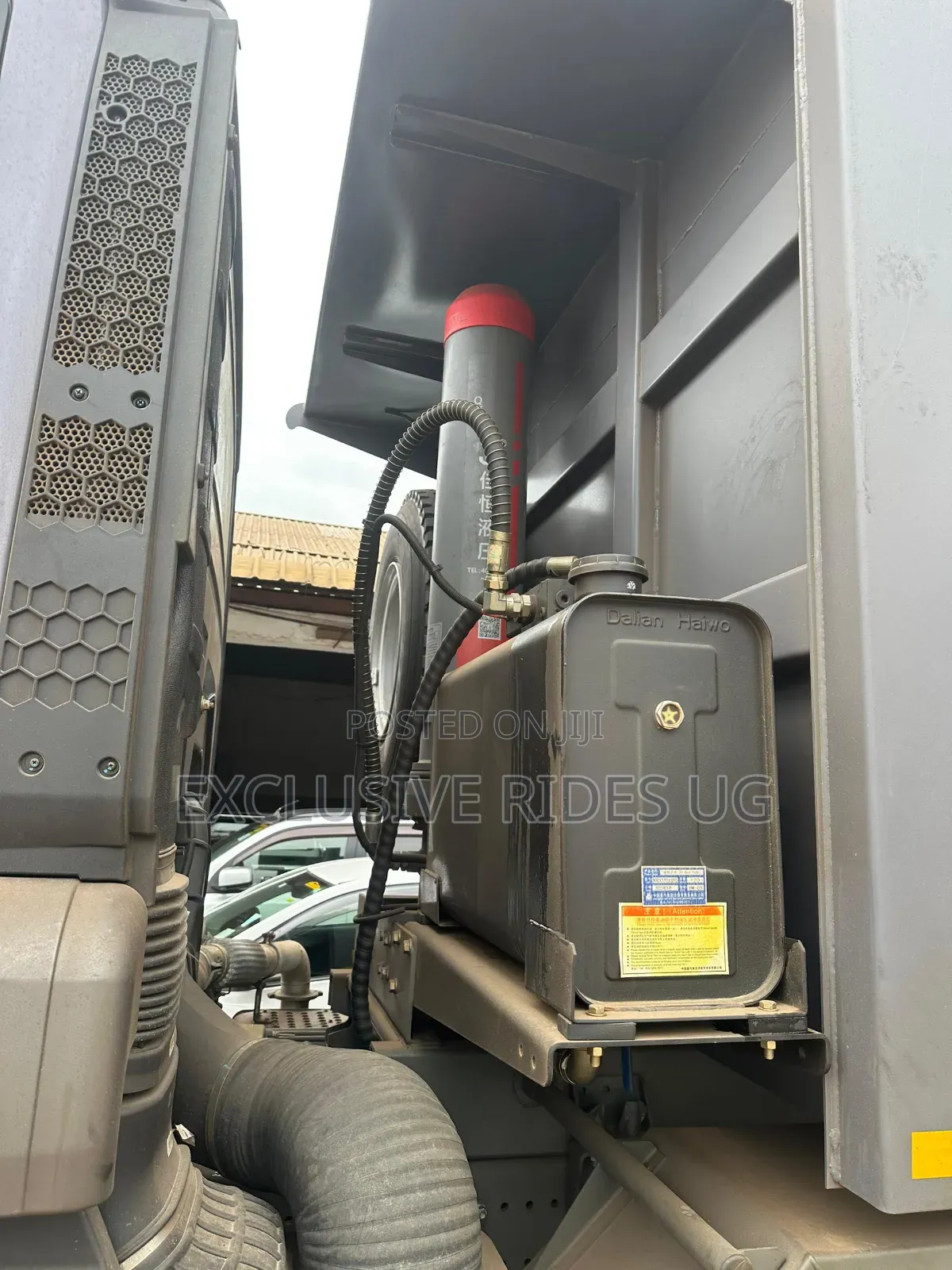 Howo Sintruck 2025 Gray