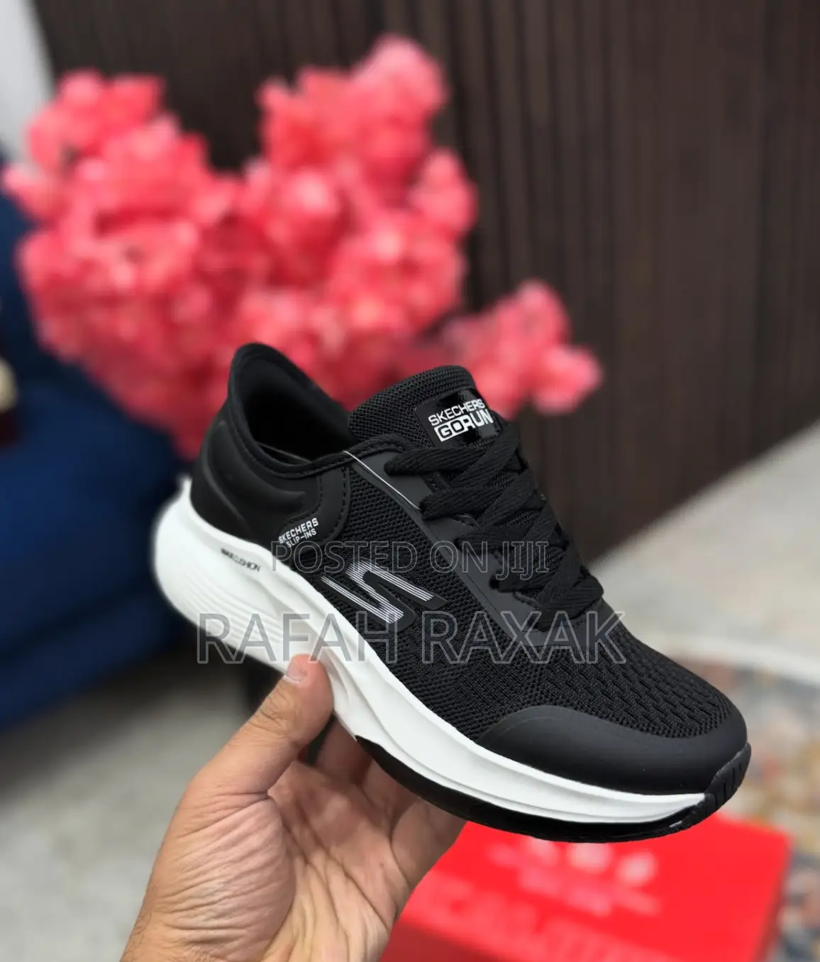 Men’S Black/White Skechers Go Walk Max Walker Running Sneakers