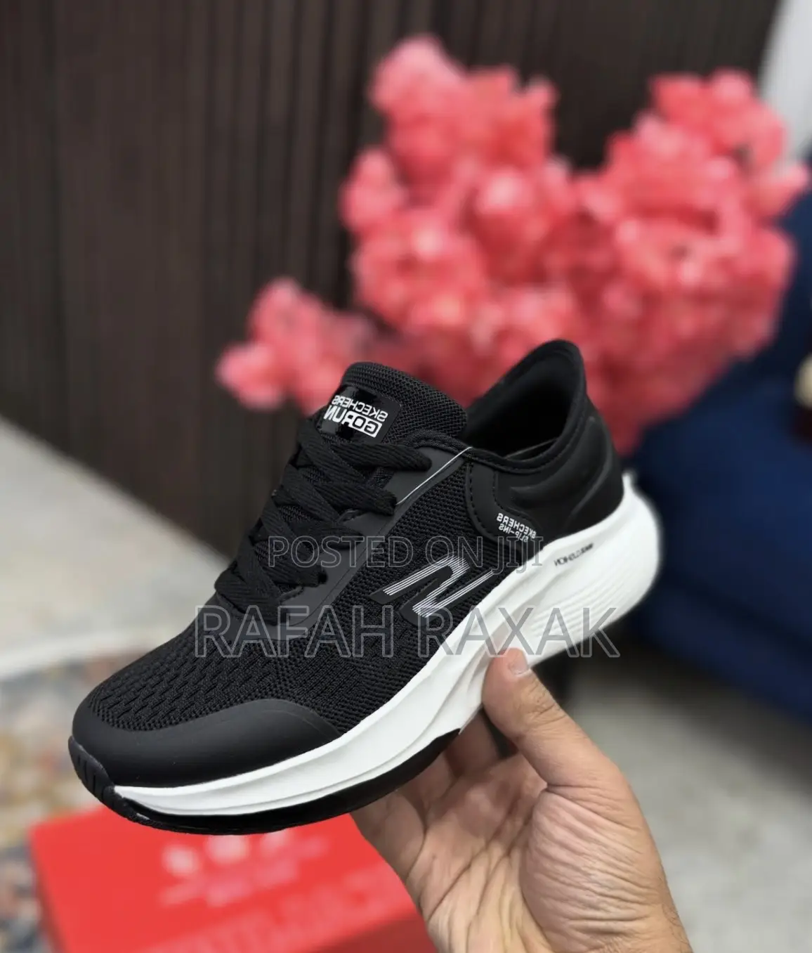 Men’S Black/White Skechers Go Walk Max Walker Running Sneakers