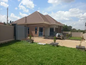 Furnished 4bdrm Bungalow in Kira for sale