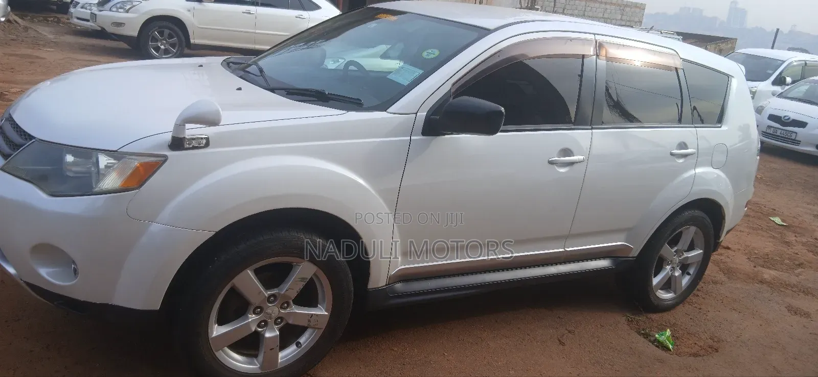 Mitsubishi Outlander 2010 White