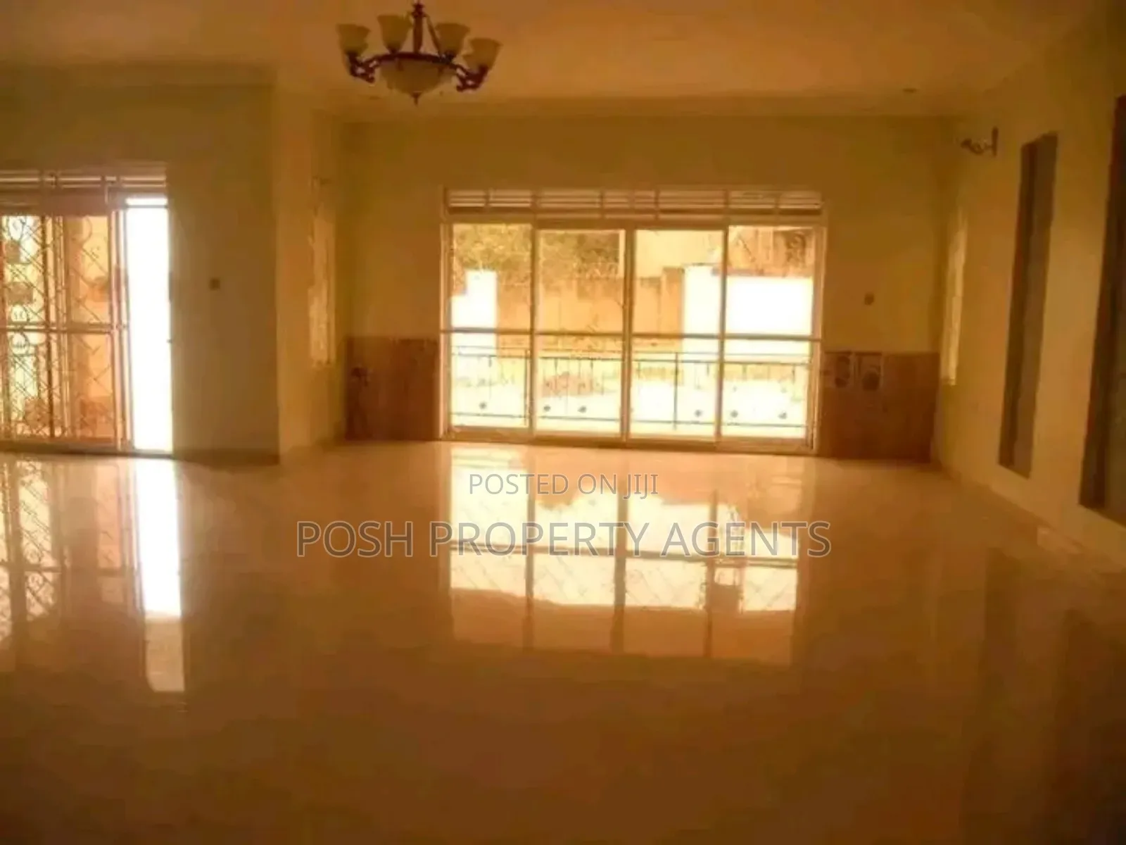 4bdrm Bungalow in Kitende Entebbe Road, Central Division for rent