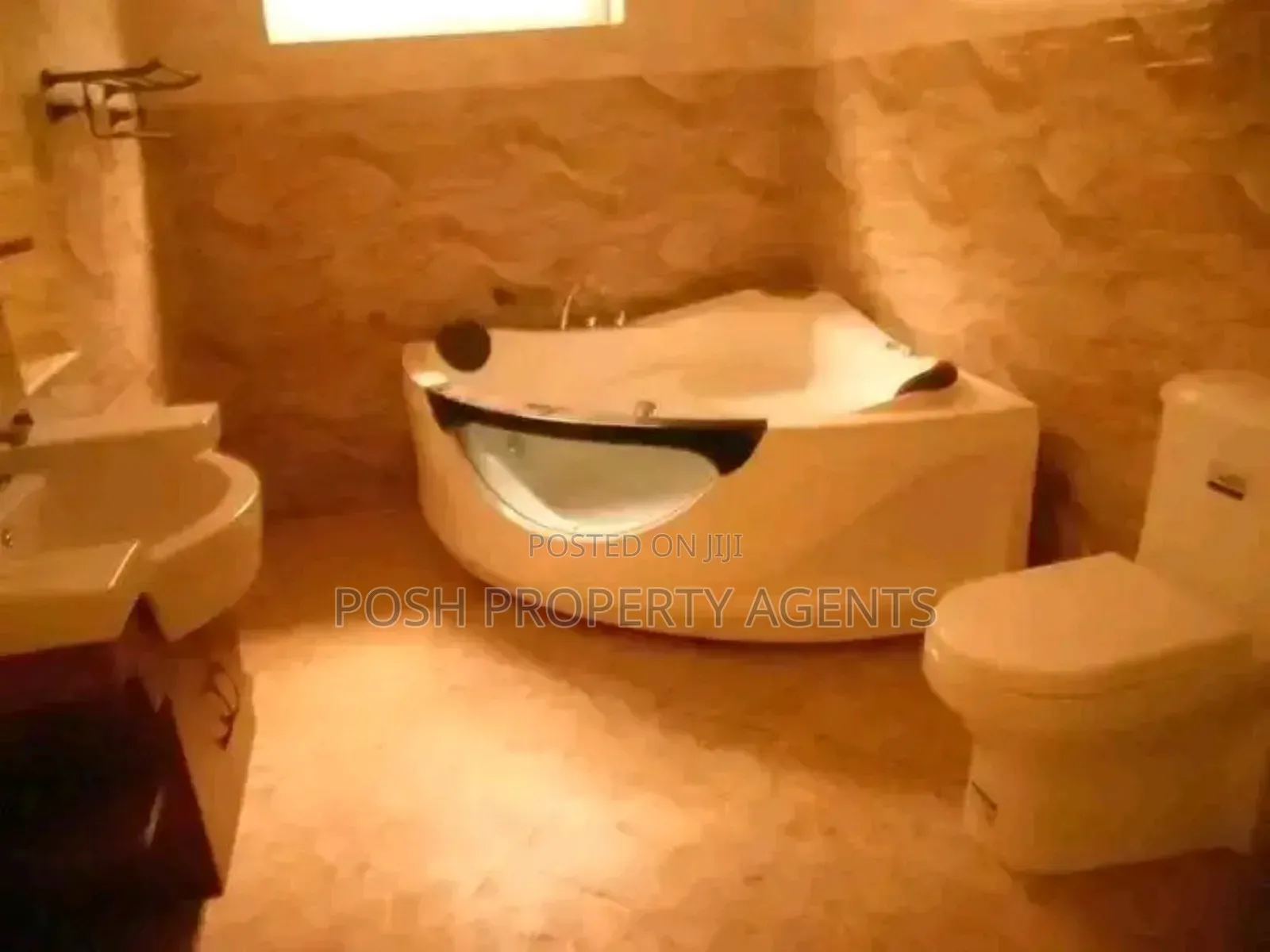 4bdrm Bungalow in Kitende Entebbe Road, Central Division for rent