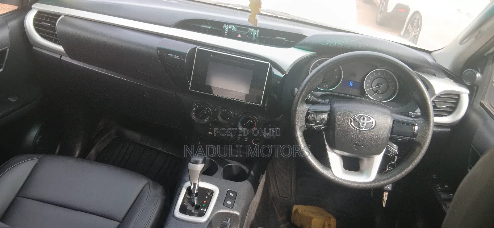 Toyota Hilux Revo Double Cab Deisel 2.8 AWD 2018 White
