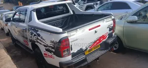 Toyota Hilux Revo Double Cab Deisel 2.8 AWD 2018 White