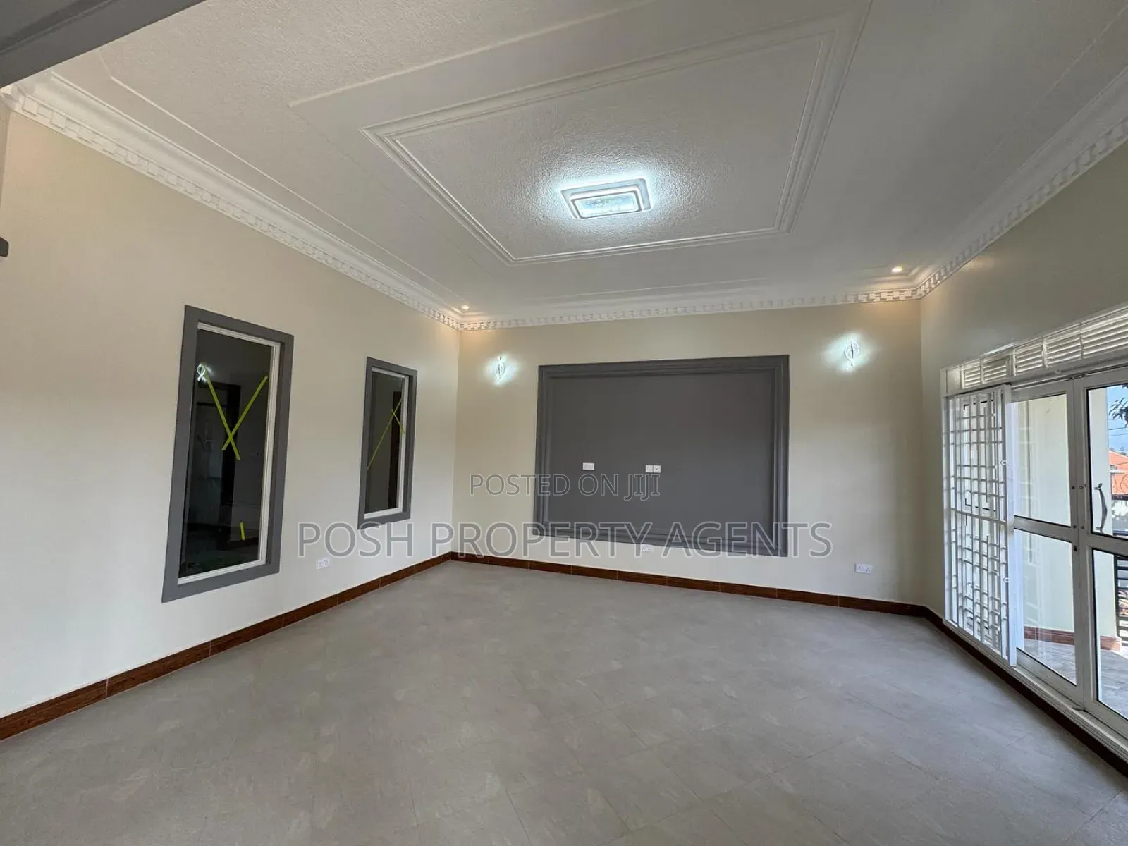 3bdrm Bungalow in Kitende Entebbe Road, Central Division for rent