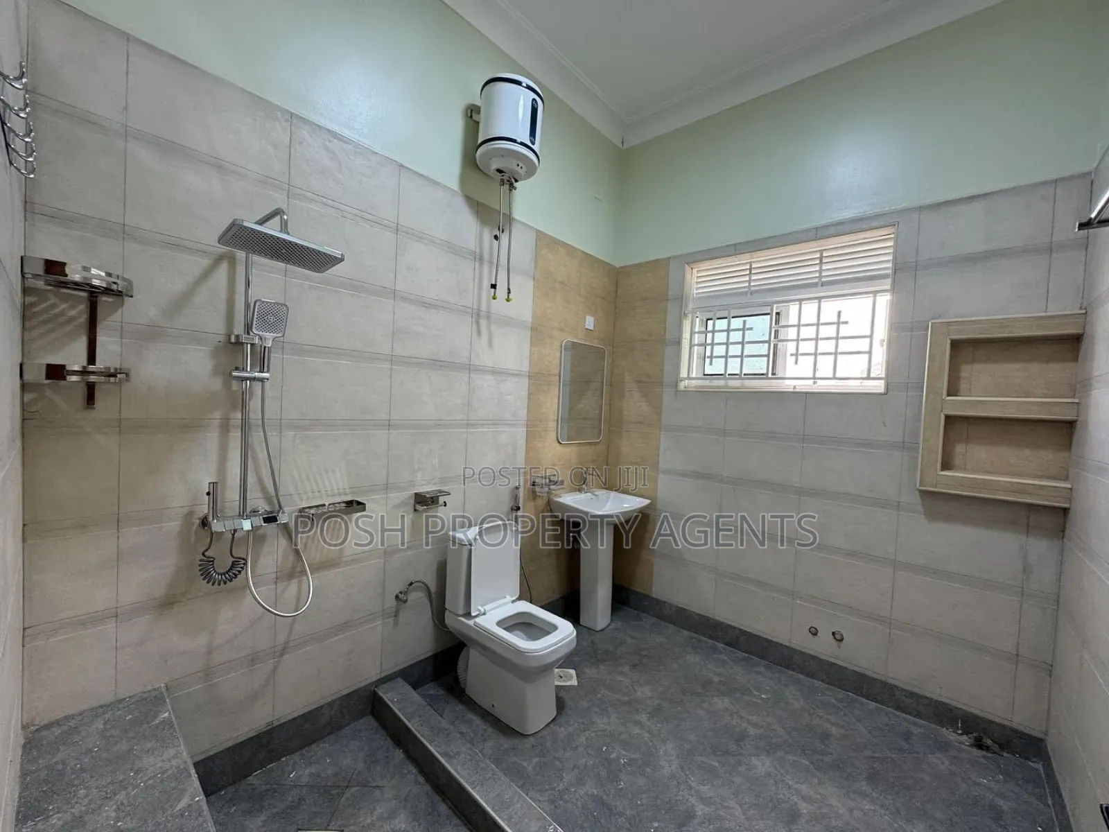 3bdrm Bungalow in Kitende Entebbe Road, Central Division for rent
