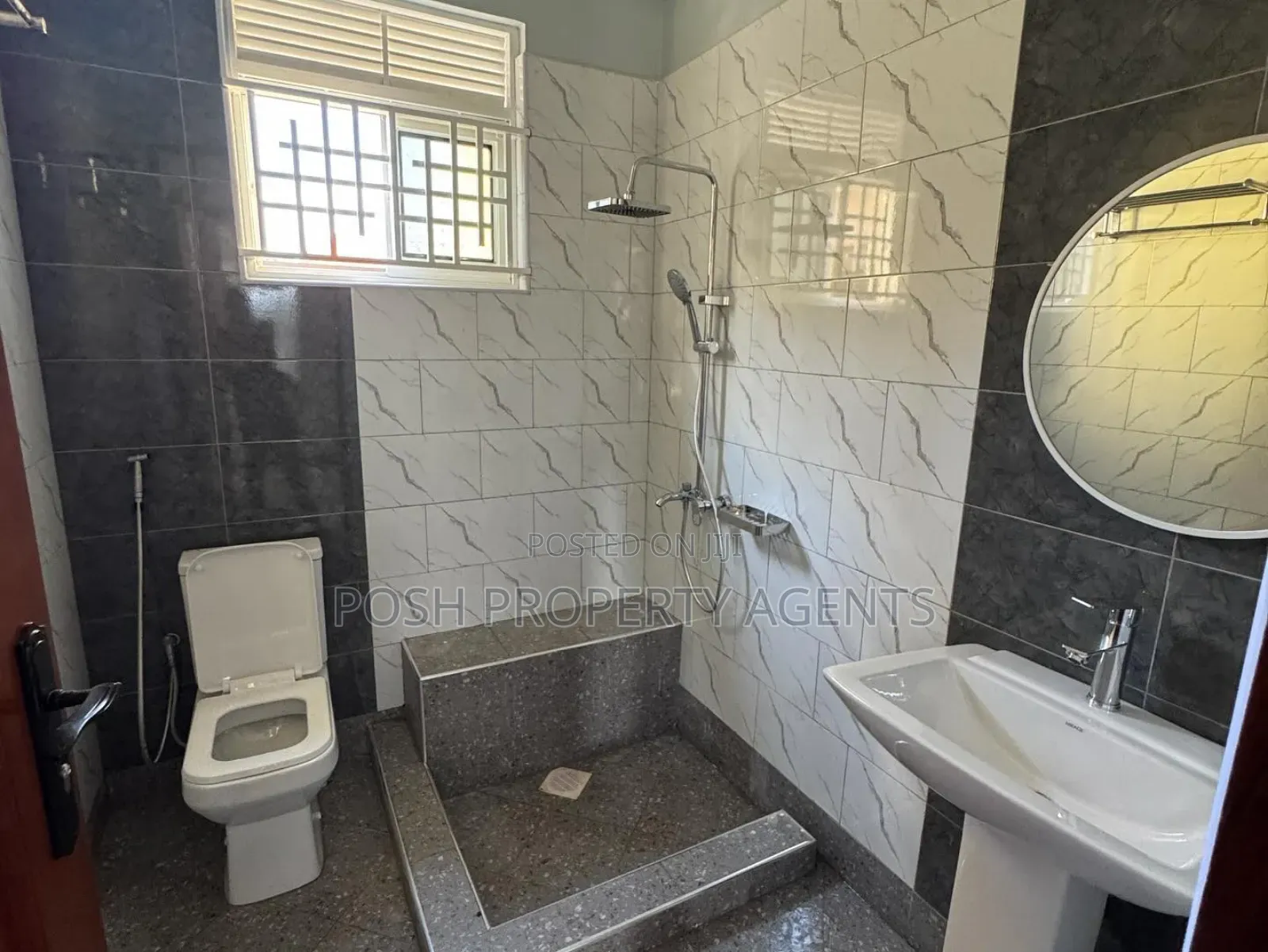 3bdrm Bungalow in Kitende Entebbe Road, Central Division for rent