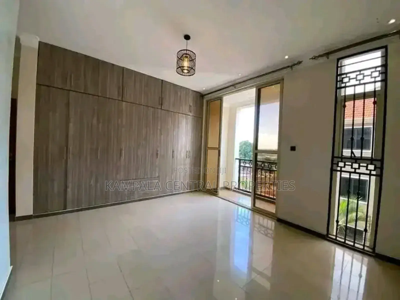 3bdrm Apartment in Bukoto, Central Division for rent