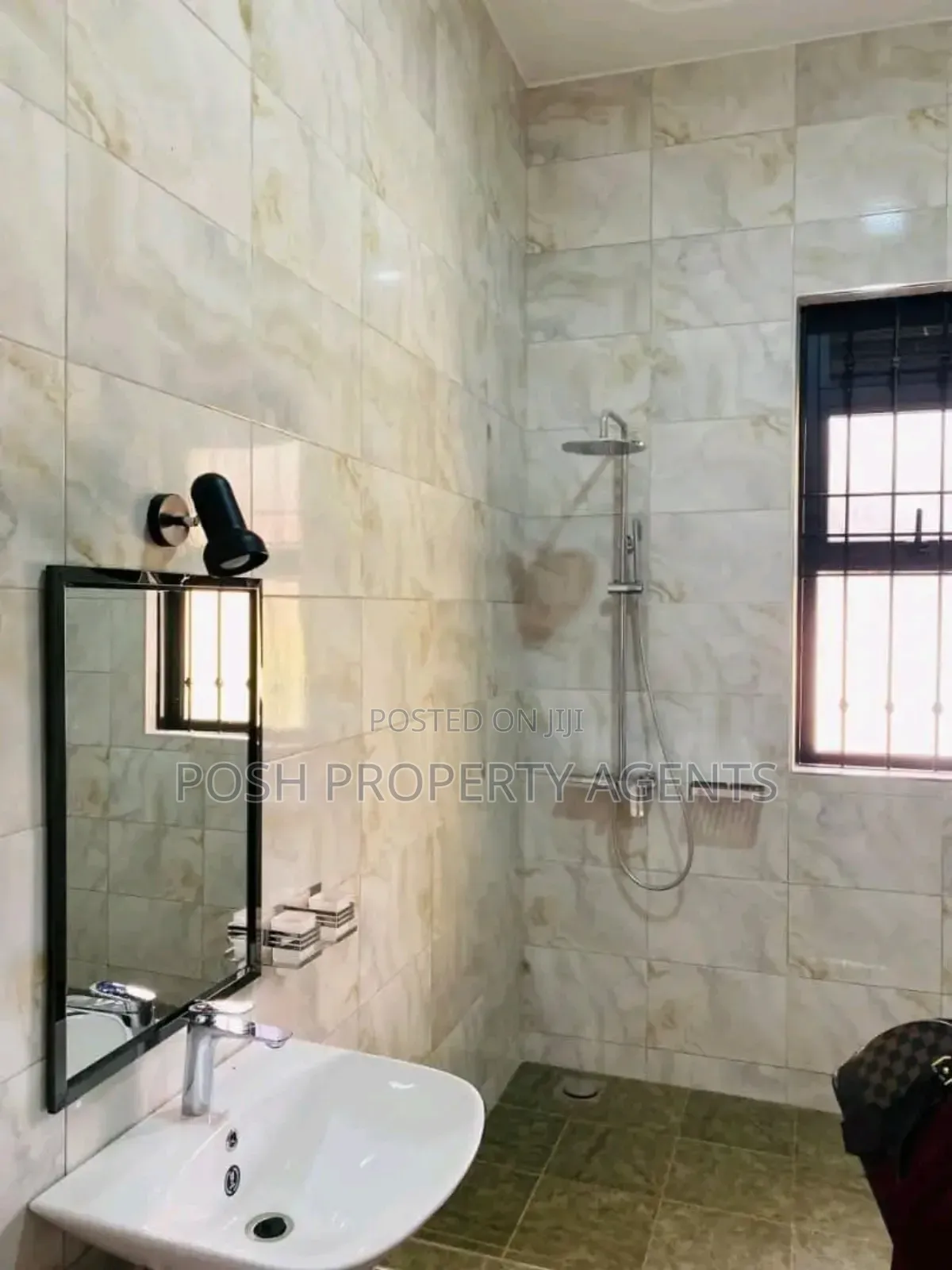 4bdrm Bungalow in Kitende, Central Division for rent