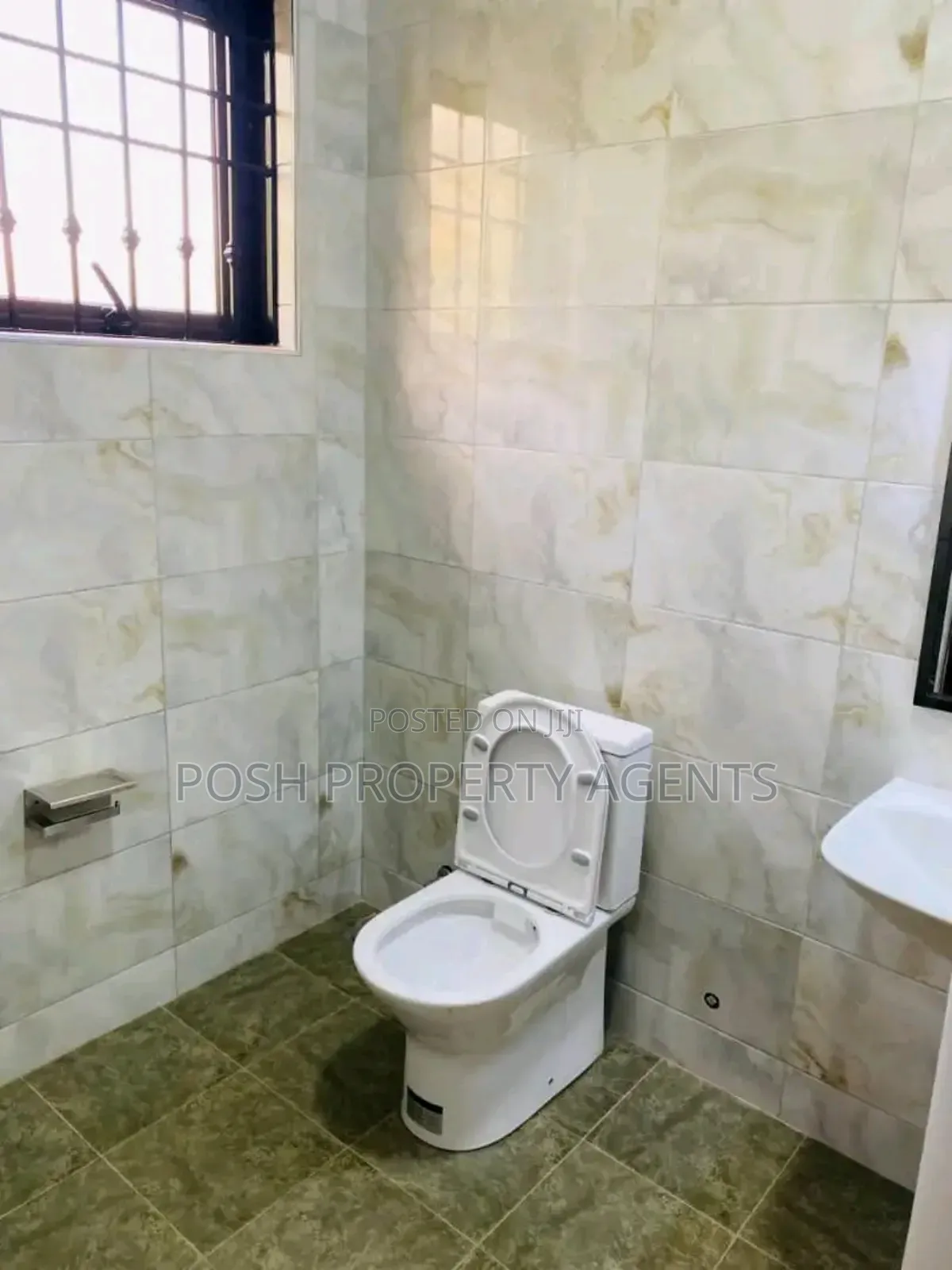 4bdrm Bungalow in Kitende, Central Division for rent