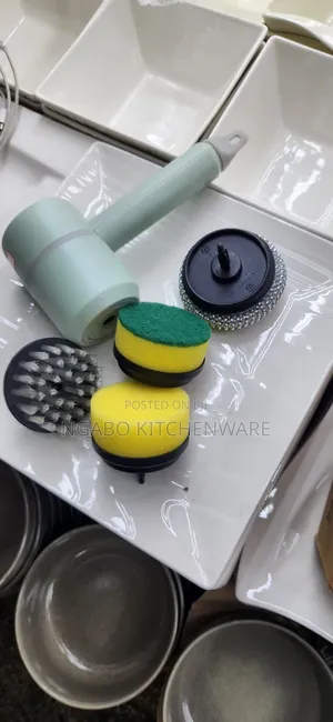 Spin Scrubbing Brush