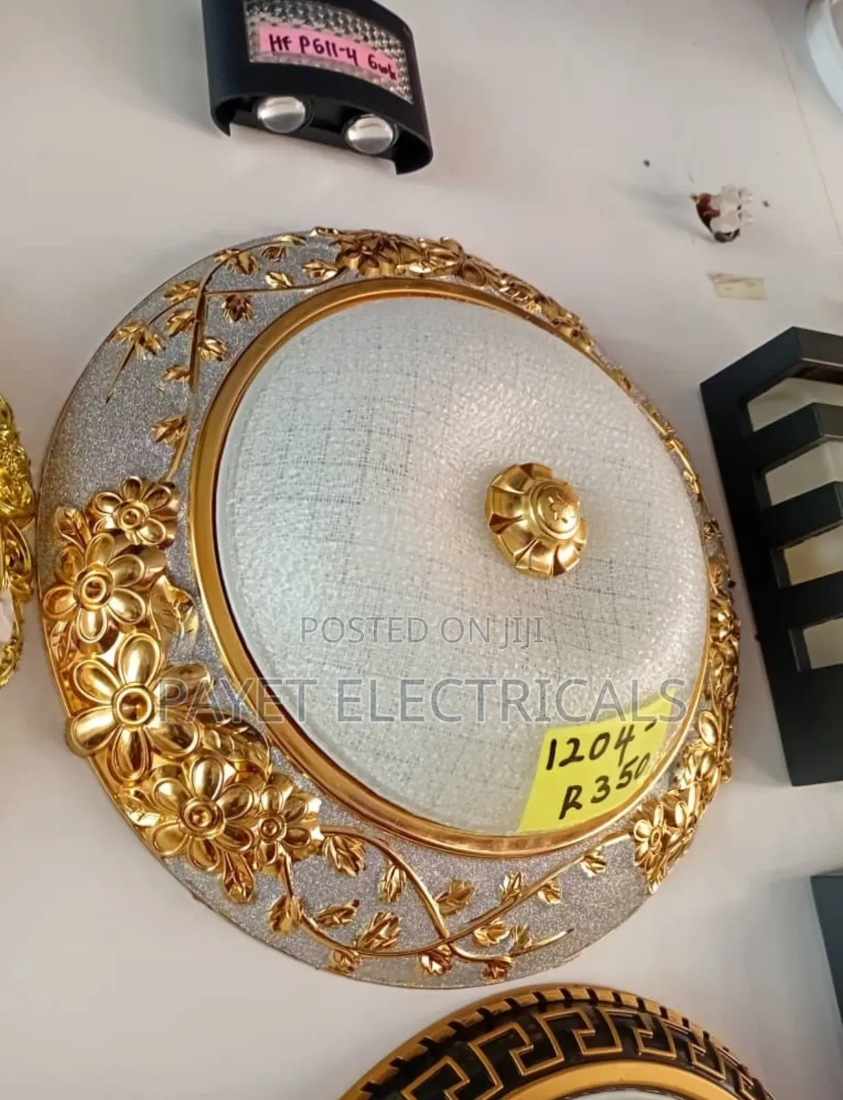 1204 --R350 Ceiling Light
