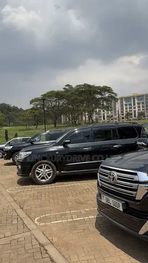 Landcruiser V8’S Available for Self Drive